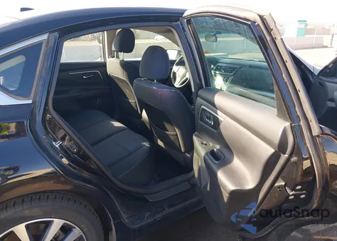 2017 Nissan Altima 2.5 Sv z USA, uszkodzony, nr VIN 1N4AL3AP0HC171744